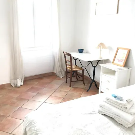 Rue Des Revennes - 9 アパート *